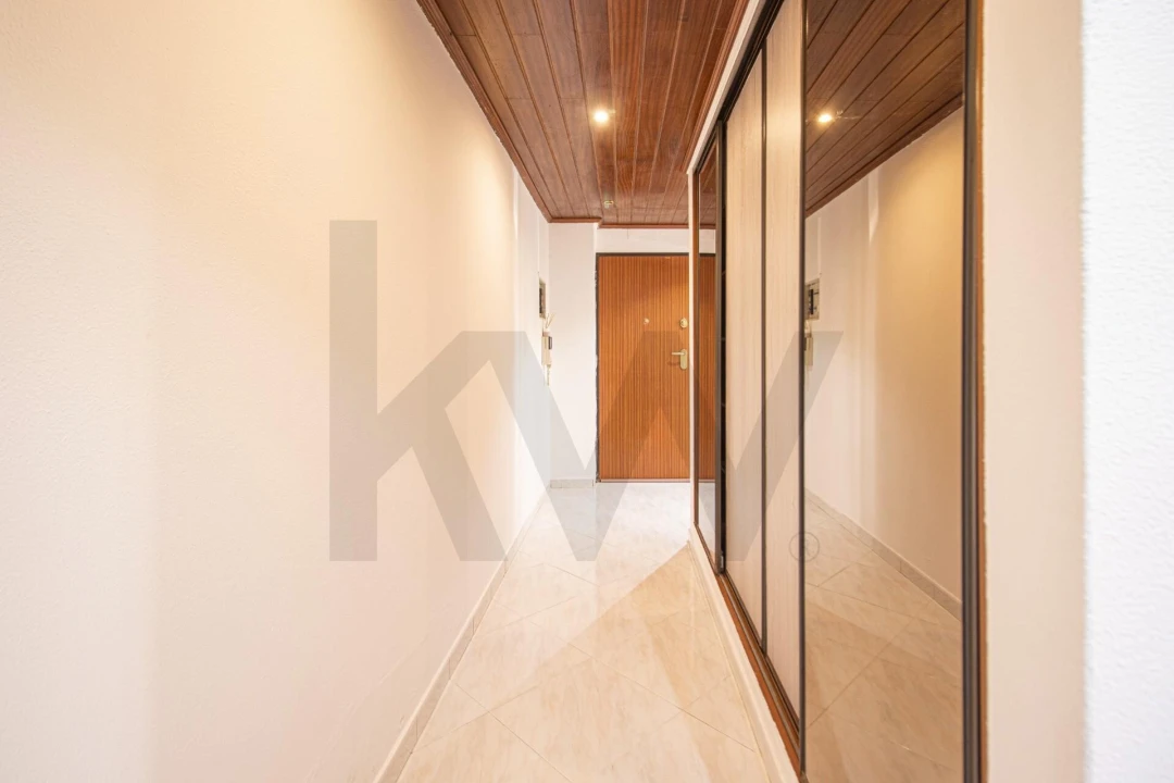 Apartamento T1 para Venda em Charneca de Caparica e Sobreda Foto 13