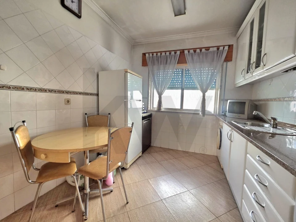 Apartamento T2 para Venda em Rio de Mouro Foto 8