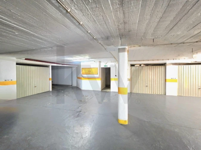 Apartamento T2 para Venda em Rio de Mouro Foto 25