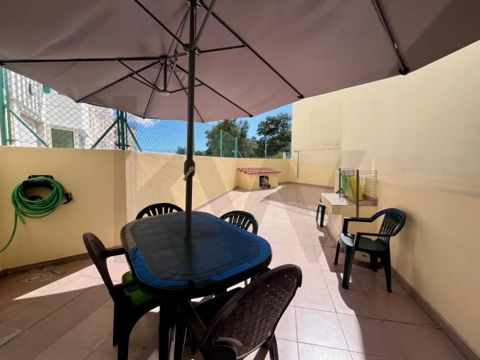 Apartamento T2 para Venda em Rio de Mouro Foto 2