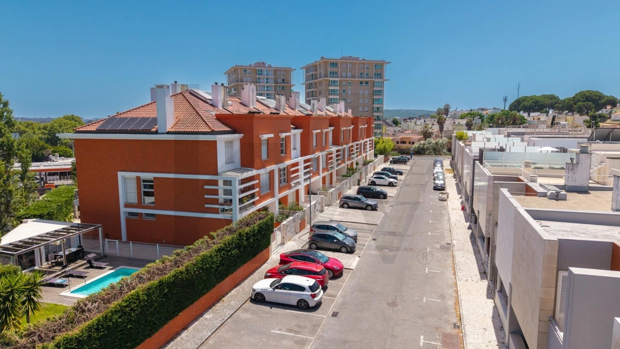 Moradia T5 para Venda em Lumiar Foto 77