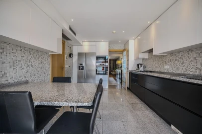Moradia T5 para Venda em Lumiar