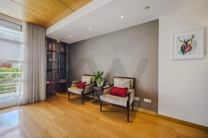 Moradia T5 para Venda em Lumiar