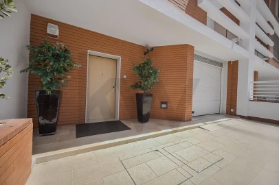 Moradia T5 para Venda em Lumiar