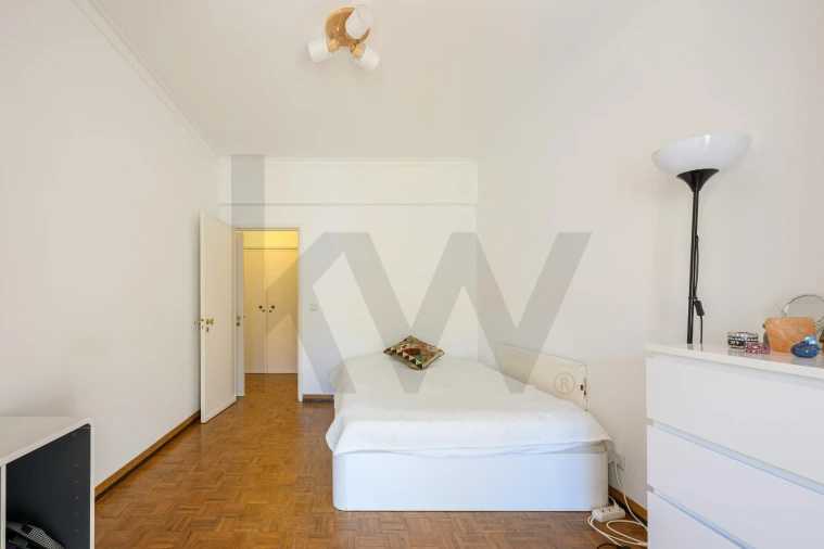 Apartamento T1 para Venda em Algés, Linda-A-Velha e Cruz Quebrada-Dafundo Foto 2
