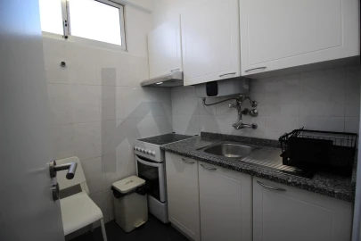 Apartamento T1 para Arrendamento em São Martinho