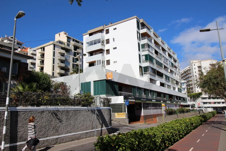 Apartamento T1 para Arrendamento em São Martinho Foto 6