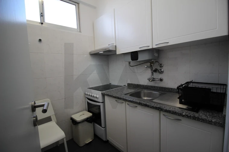 Apartamento T1 para Arrendamento em São Martinho Foto 24