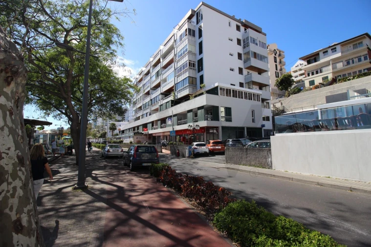 Apartamento T1 para Arrendamento em São Martinho Foto 2