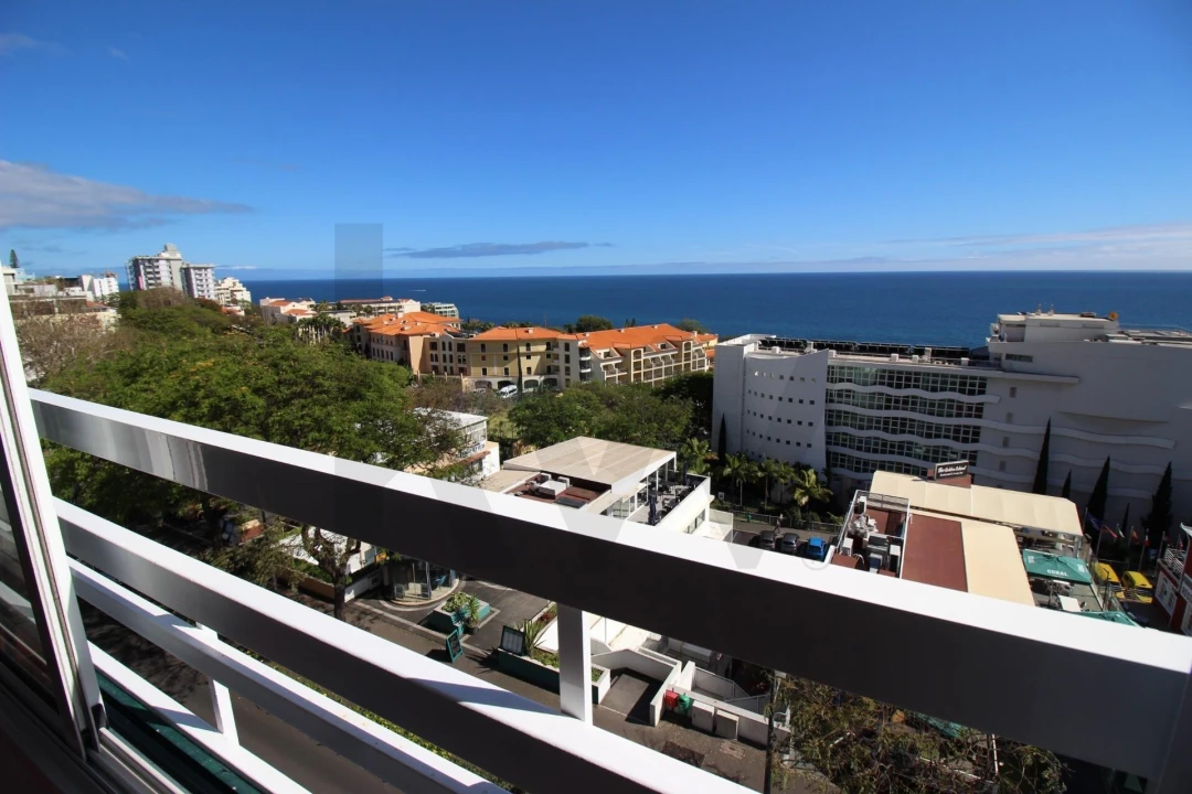 Apartamento T1 para Arrendamento em São Martinho Foto 13
