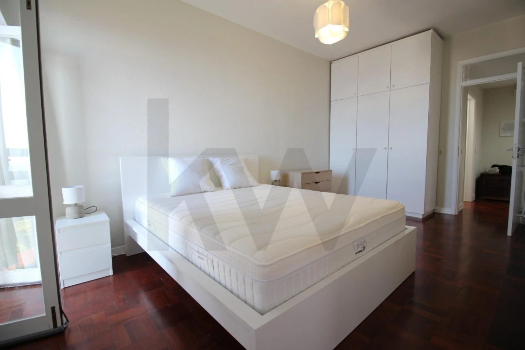 Apartamento T1 para Arrendamento em São Martinho Foto 17