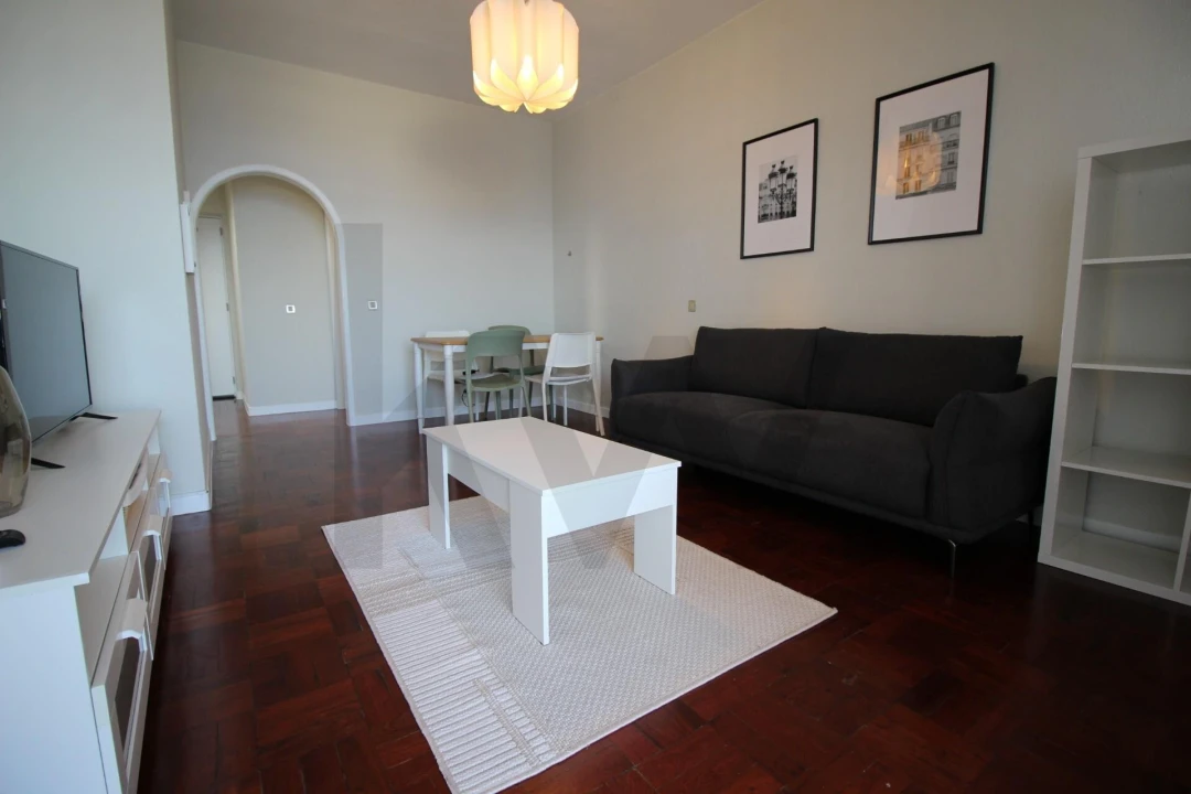 Apartamento T1 para Arrendamento em São Martinho Foto 16