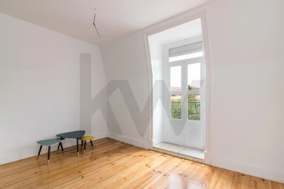 Apartamento T1 para Arrendamento em Alcantara