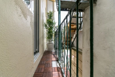 Apartamento T1 para Arrendamento em Alcantara