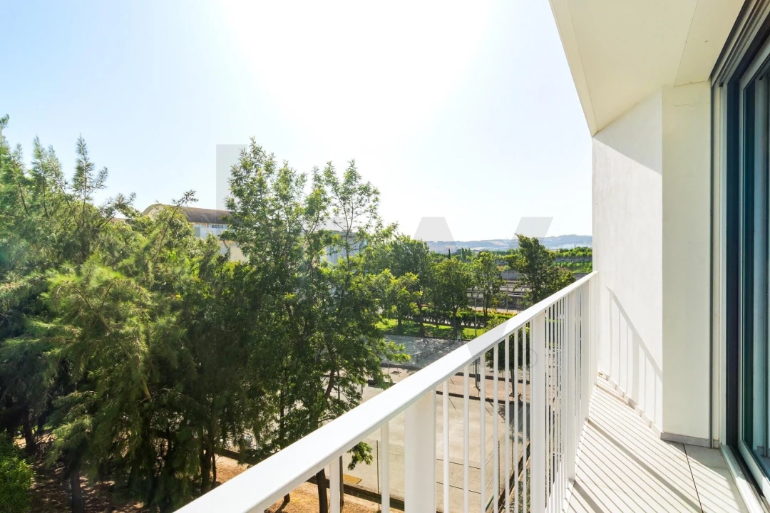 Apartamento T2 para Arrendamento em Carnide Foto 22