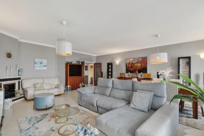 Apartamento T4 para Venda em Póvoa de Santa Iria e Forte da Casa