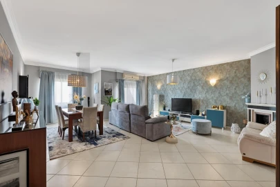 Apartamento T4 para Venda em Póvoa de Santa Iria e Forte da Casa