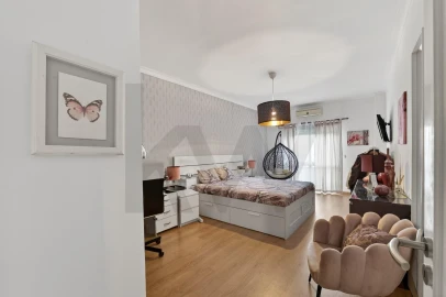 Apartamento T4 para Venda em Póvoa de Santa Iria e Forte da Casa