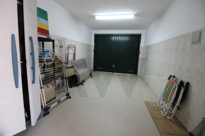 Moradia T3 para Venda em Charneca de Caparica e Sobreda