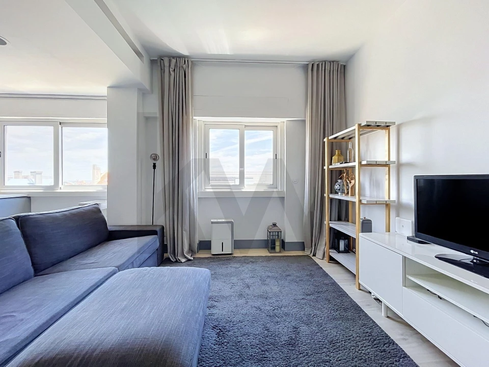 Apartamento T2 para Arrendamento em Penha de França Foto 3