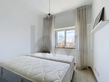 Apartamento T2 para Arrendamento em Penha de França