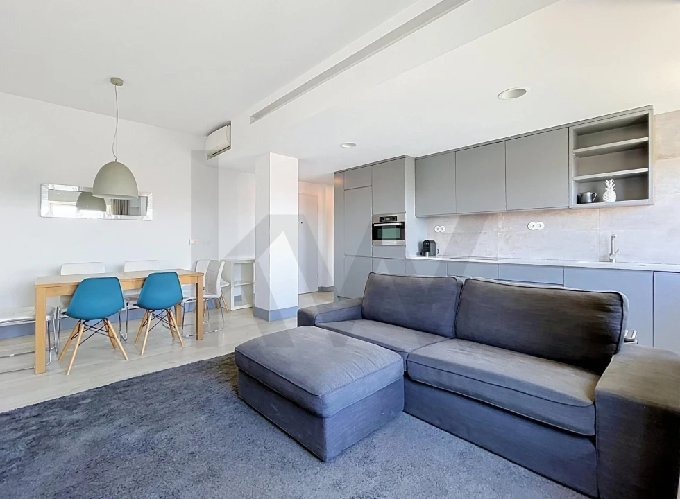 Apartamento T2 para Arrendamento em Penha de França Foto 1
