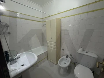 Apartamento T2 para Arrendamento em Carnide