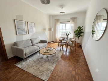 Apartamento T2 para Arrendamento em Carnide