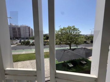 Apartamento T2 para Arrendamento em Carnide