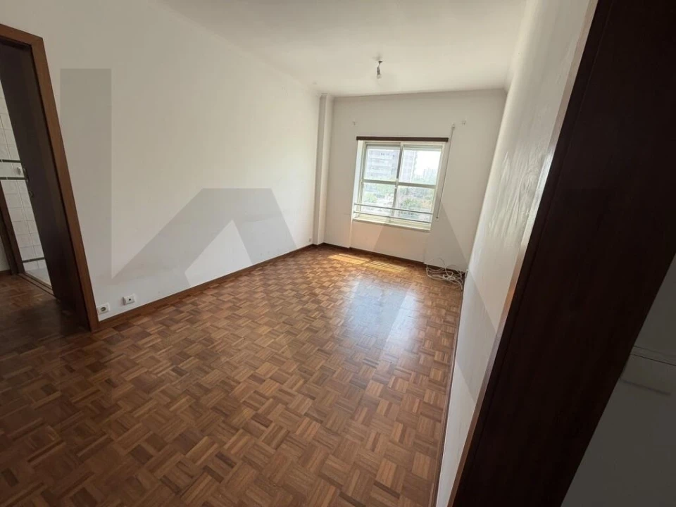 Apartamento T2 para Arrendamento em Carnide Foto 2