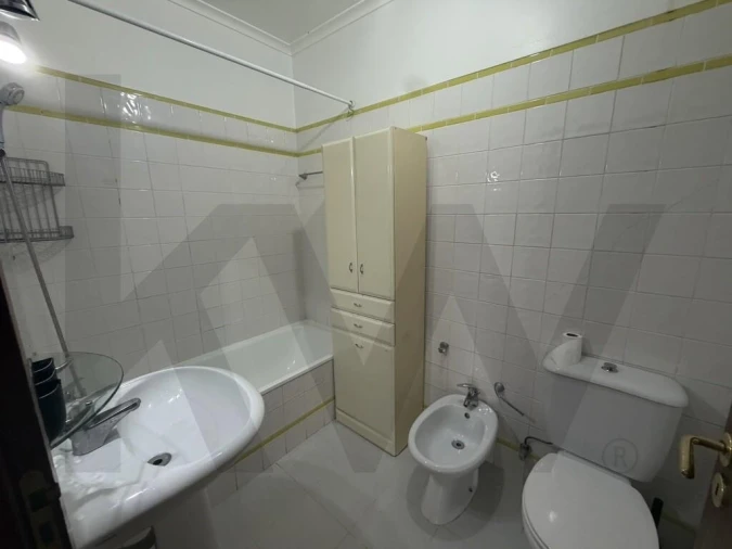 Apartamento T2 para Arrendamento em Carnide Foto 9