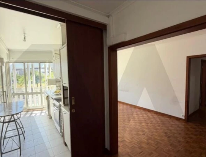 Apartamento T2 para Arrendamento em Carnide Foto 4