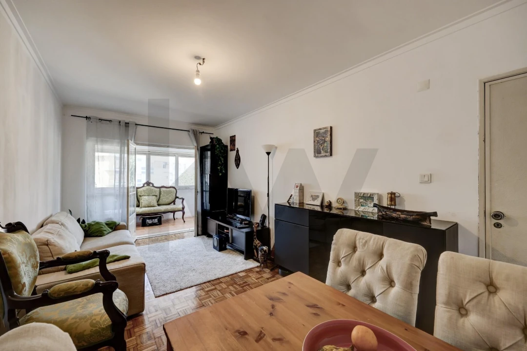 Apartamento T3 para Venda em Queluz e Belas Foto 1