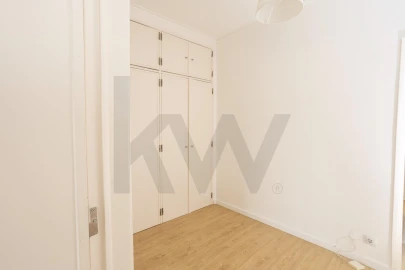 Apartamento T2 para Arrendamento em Benfica