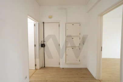 Apartamento T2 para Arrendamento em Benfica
