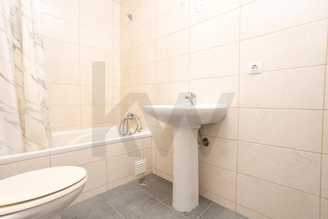 Apartamento T2 para Arrendamento em Benfica Foto 17