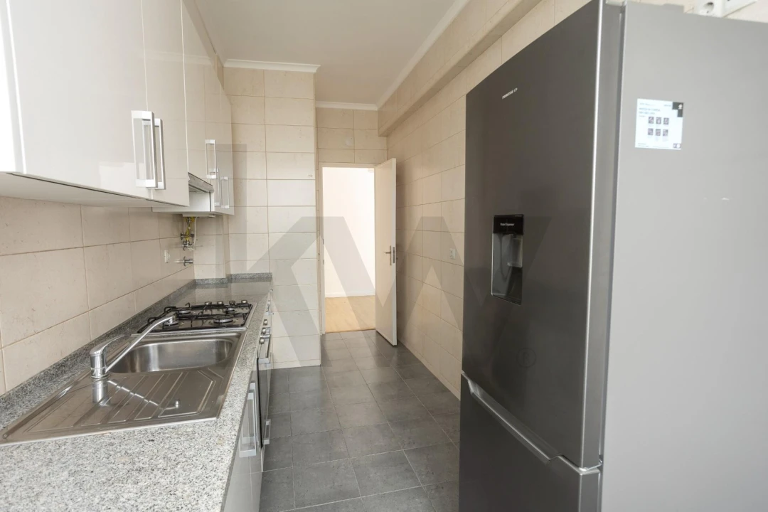 Apartamento T2 para Arrendamento em Benfica Foto 14