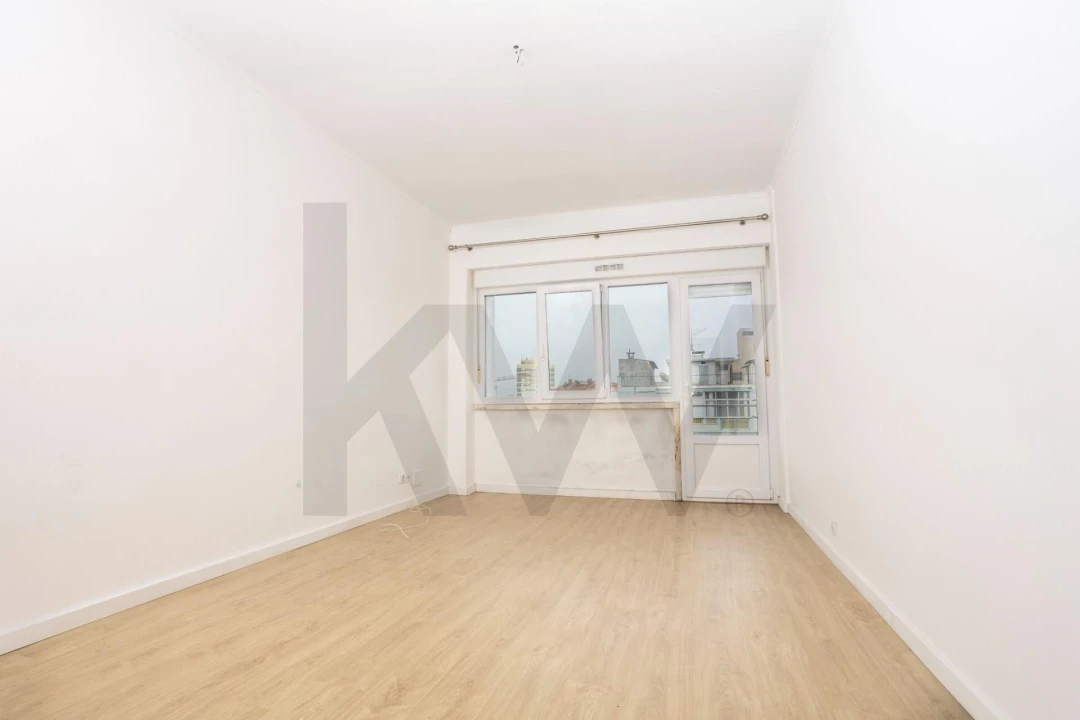Apartamento T2 para Arrendamento em Benfica Foto 5