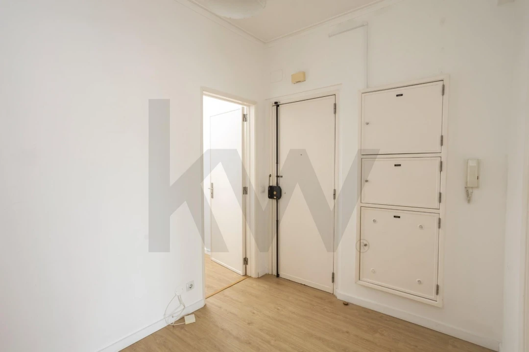 Apartamento T2 para Arrendamento em Benfica Foto 2