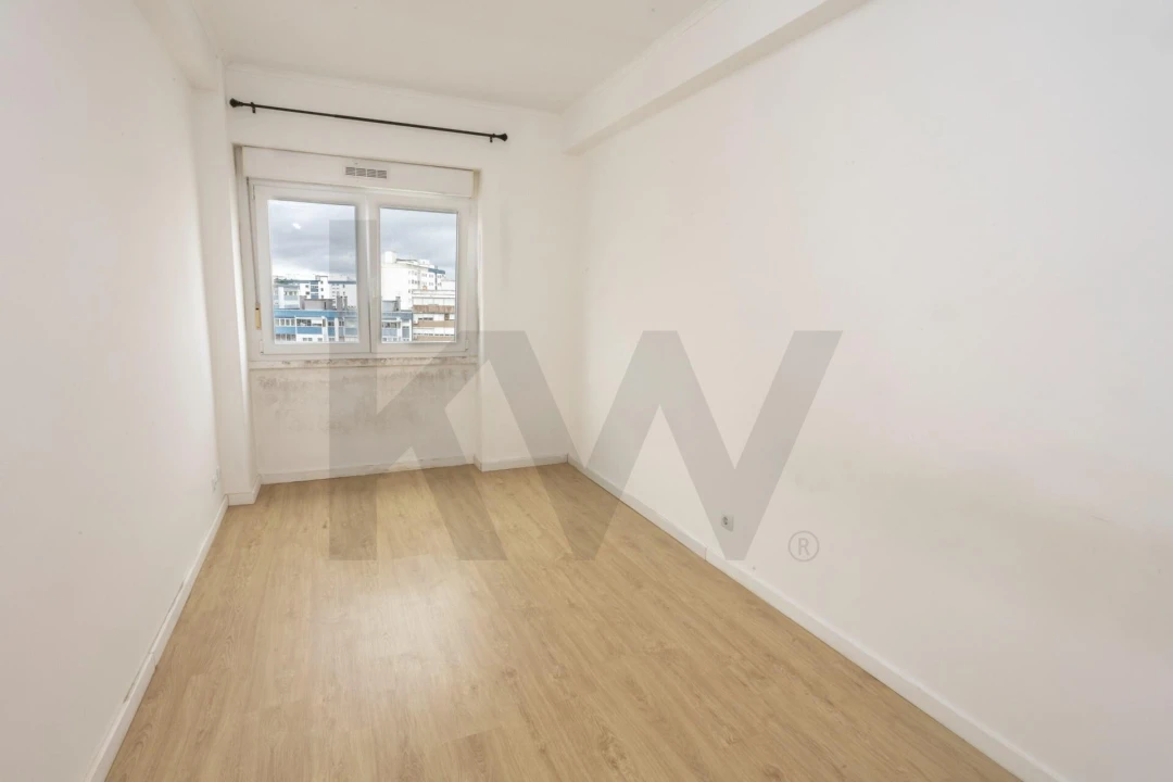 Apartamento T2 para Arrendamento em Benfica Foto 10