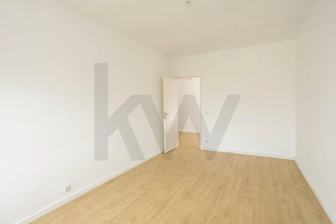 Apartamento T2 para Arrendamento em Benfica Foto 6