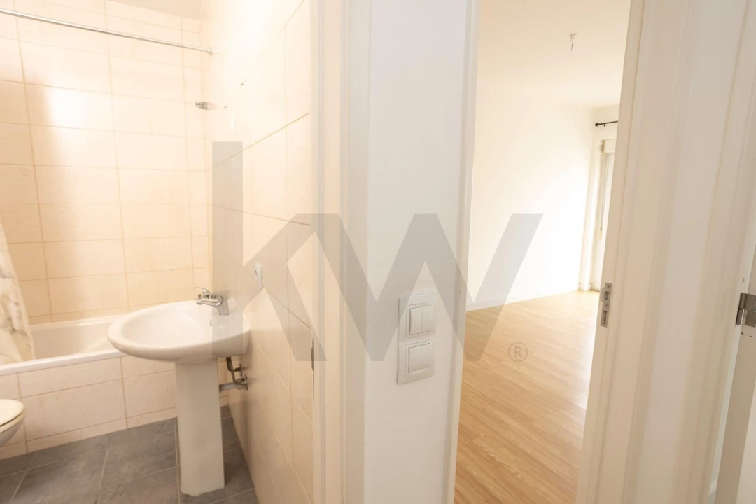 Apartamento T2 para Arrendamento em Benfica Foto 18