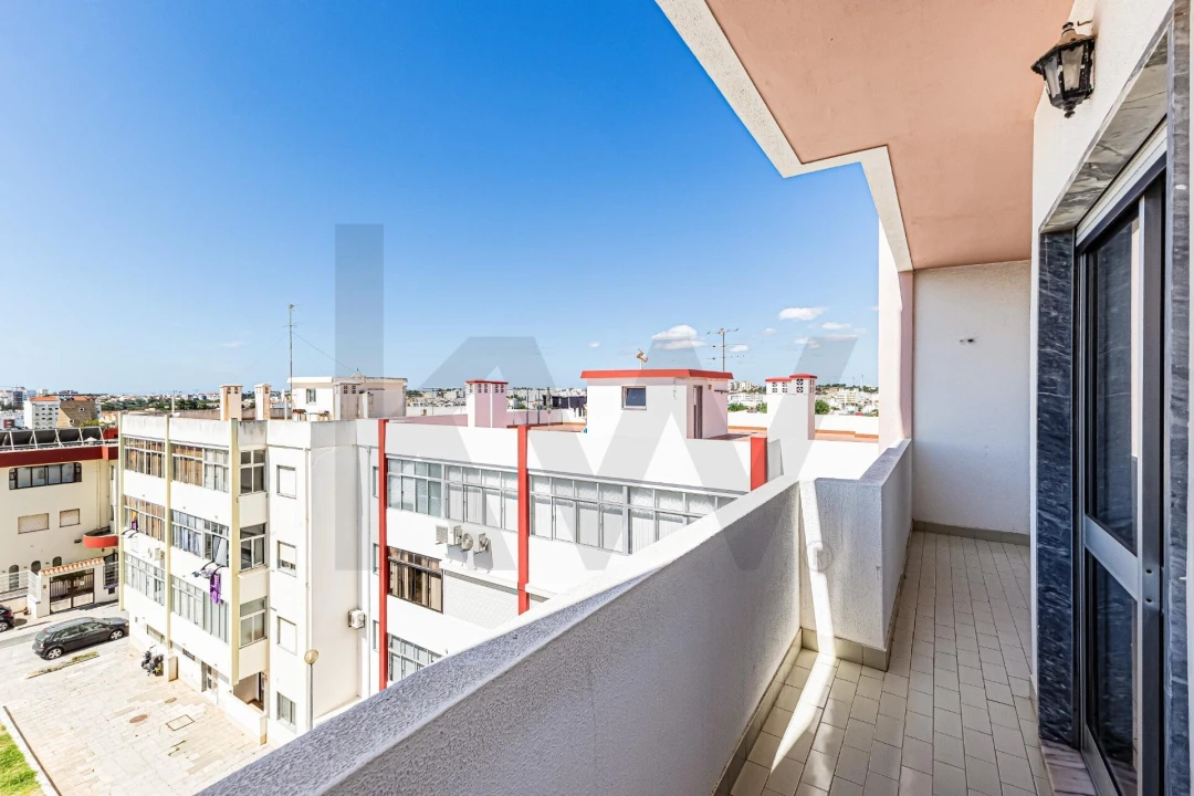 Apartamento T2 para Venda em Portimão Foto 11
