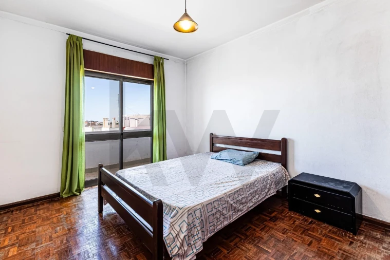 Apartamento T2 para Venda em Portimão Foto 9