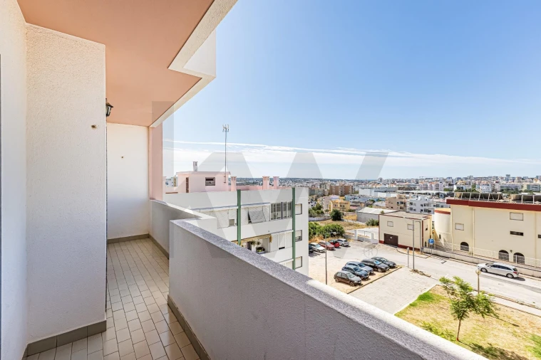Apartamento T2 para Venda em Portimão Foto 12