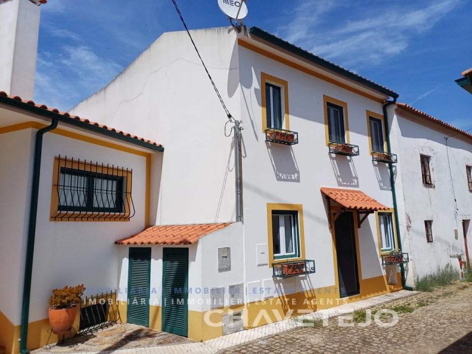 Moradia T2 para Venda em Vila de Rei Foto 1