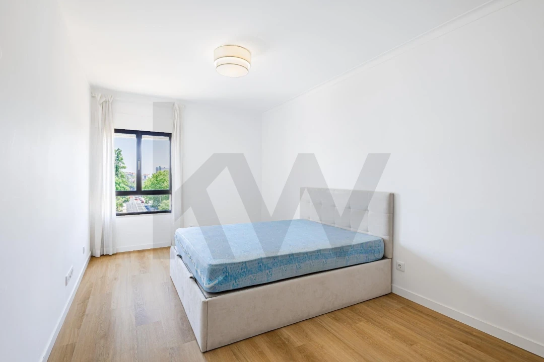 Apartamento T1 para Arrendamento em Lumiar Foto 11