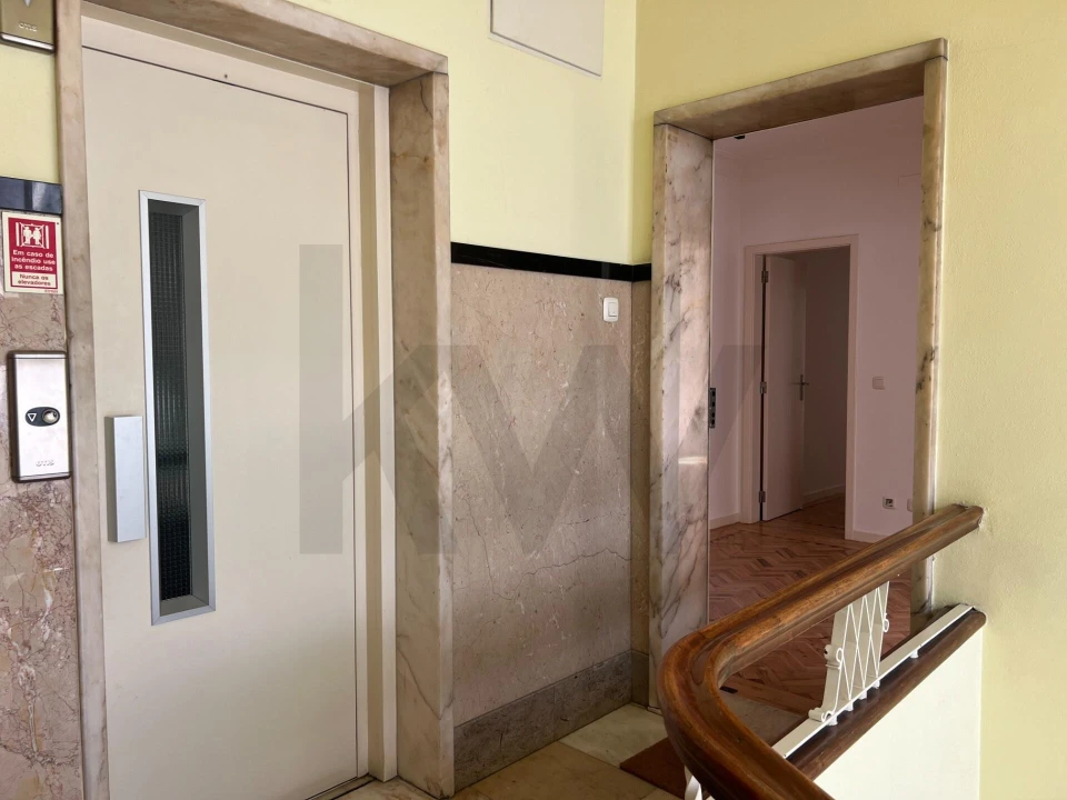 Apartamento T3 para Arrendamento em Avenidas Novas Foto 12
