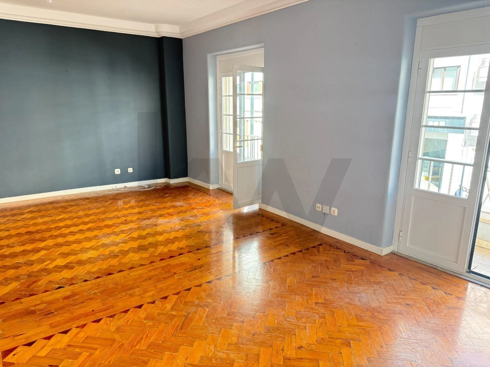 Apartamento T4 para Arrendamento em Avenidas Novas Foto 7