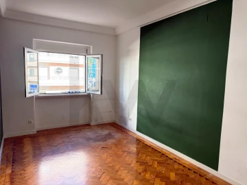 Apartamento T4 para Arrendamento em Avenidas Novas